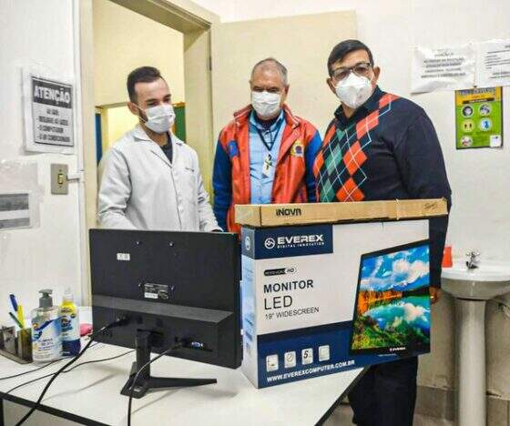 Entrega de quatro computadores para Unidades de Saúde do município