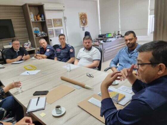 Representantes do Corpo de Bombeiros de Sapucaia do Sul e da empresa Gerdau S.A visitam a prefeitura de Sapucaia do Sul