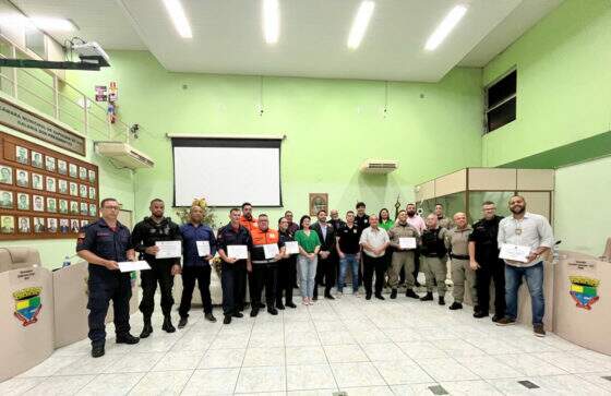 CÂMARA DE VEREADORES ENTREGA TÍTULOS DE DESTAQUES DA SEGURANÇA PÚBLICA
