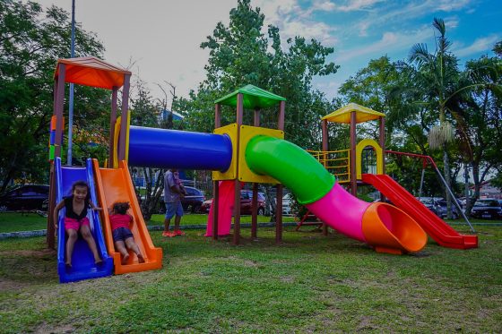 Projeto Mais Praça – Criançada Feliz instala novos playgrounds em praças de Sapucaia do Sul