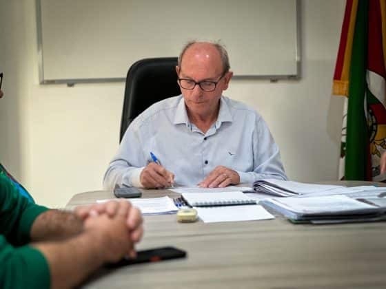 Prefeitura de Sapucaia do Sul assina contrato para continuidade da coleta seletiva no município