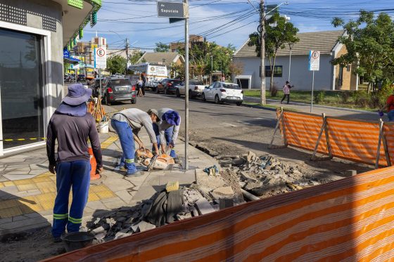 Após cobranças, Corsan começa série de serviços em Sapucaia do Sul