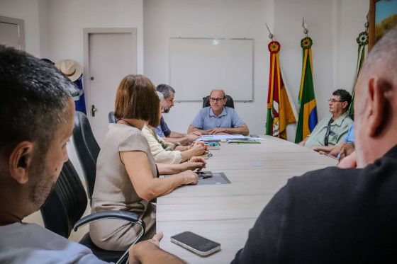Prefeito recebe diretoria da APAE para alinhamento