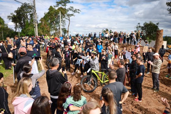 Prefeitura participa de caminhada em defesa do Horto Florestal