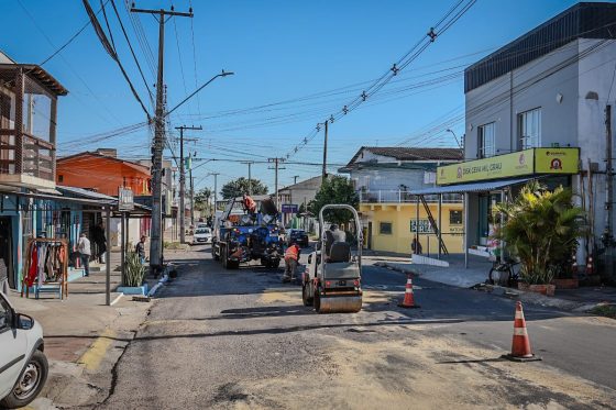 Prefeitura realiza recuperação asfáltica no Bairro Vargas