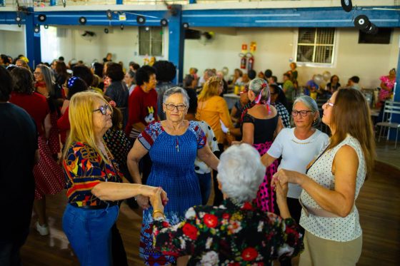 Prefeitura realiza baile do Grupo Conviver