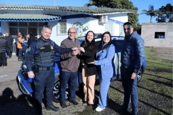 Prefeitura de Sapucaia do Sul entrega nova viatura para Guarda Municipal