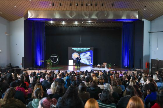 Professores de Sapucaia do Sul participam de formação sobre neurodiversidade