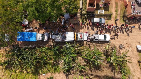 Famílias da ocupação Horto Florestal, em Sapucaia do Sul, atingidas pelo vendaval recebem doações