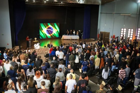 Alunos Destaque são homenageados pela rede municipal de ensino
